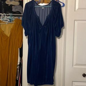 Old Navy Velvet Blue Dress Size 2x, knee length ( 5’7”)